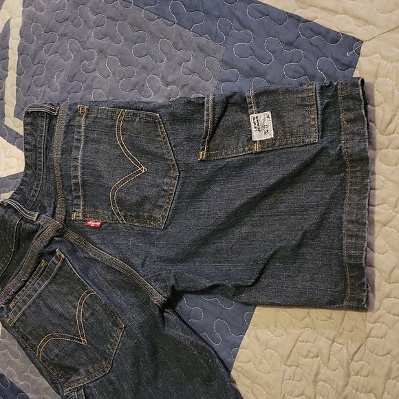 Levi's Cargo Jean Shorts - Picture 3 of 9
